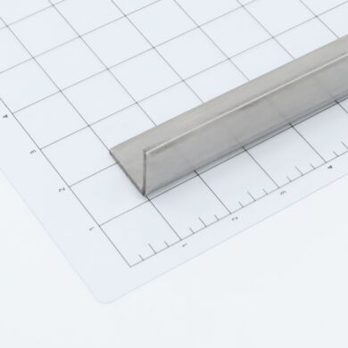 Terra offers 20' 304 stainless steel angle in various measurements to meet fabrication needs.